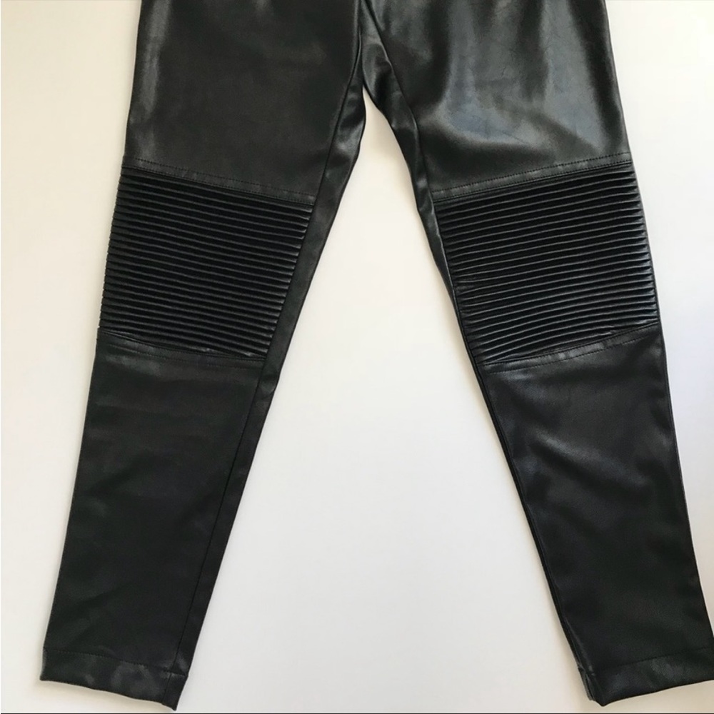 Line Dot Revolve leather leggings